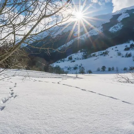 Отель Relais Ducale & Pool Пескокостанцо