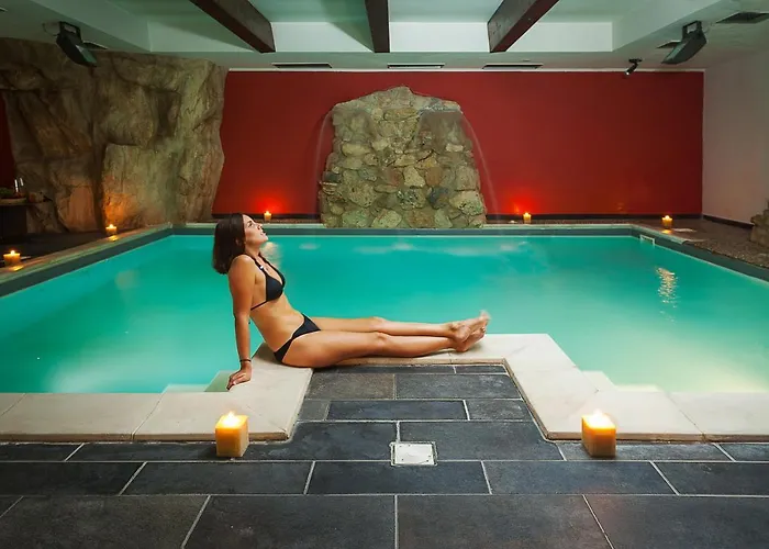 Отель Relais Ducale & Pool Пескокостанцо